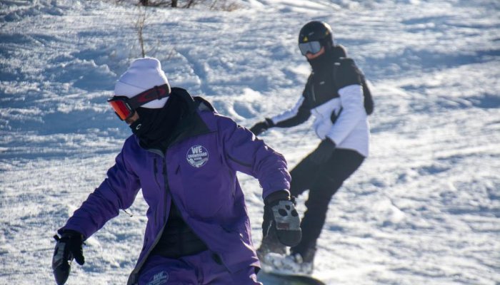 We Snowboard School